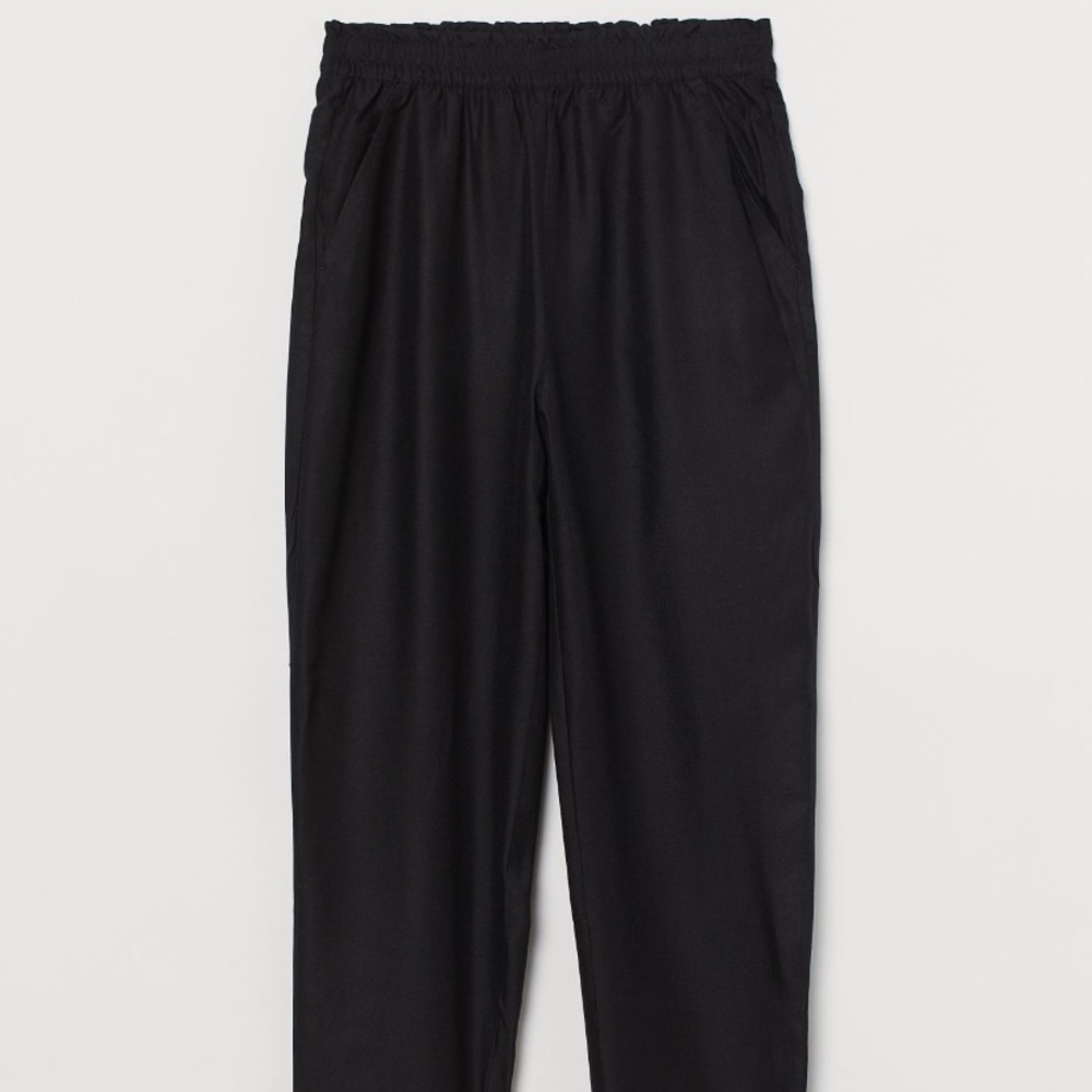 Pull-on black pants